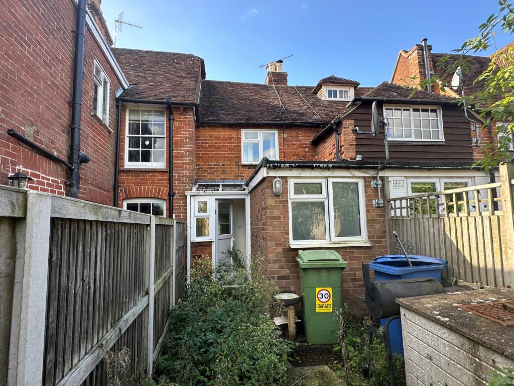 Lot: 134 - TERRACE HOUSE FOR IMPROVEMENT - Rear of property